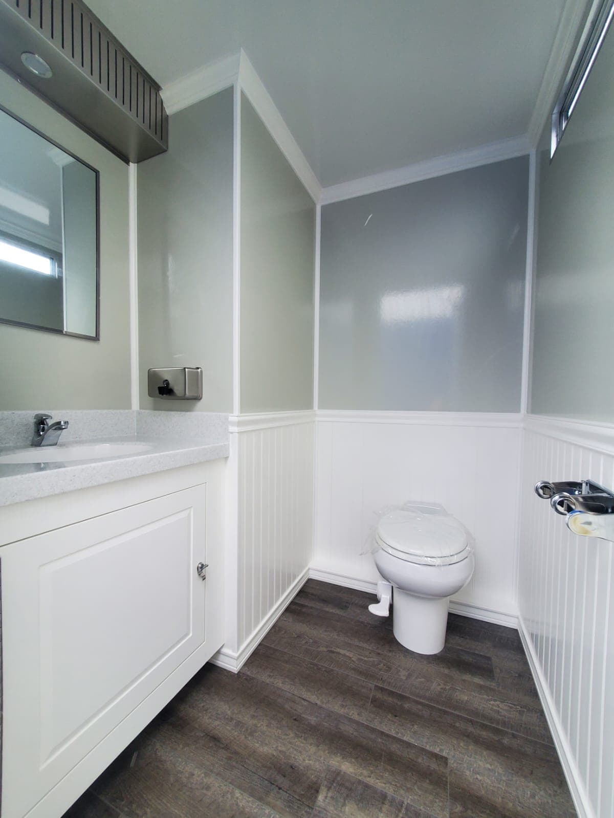 Equinox Rentals- Equinox Rentals- Portable & Trailer Washrooms, Fences, Septic Service - Surrey photo 6