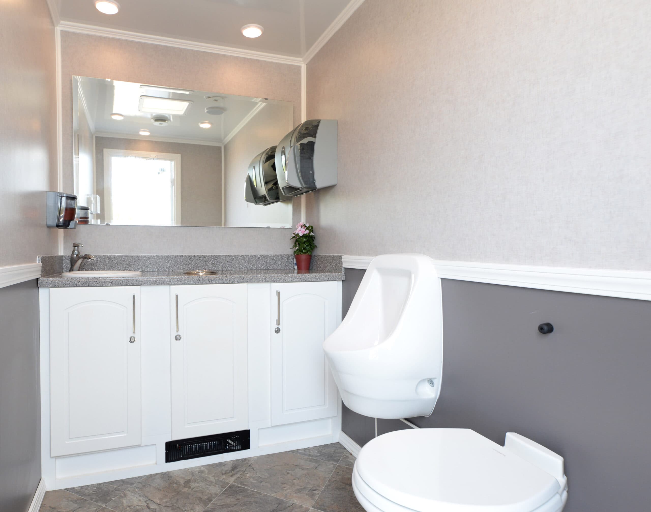 604 Washrooms Rentals