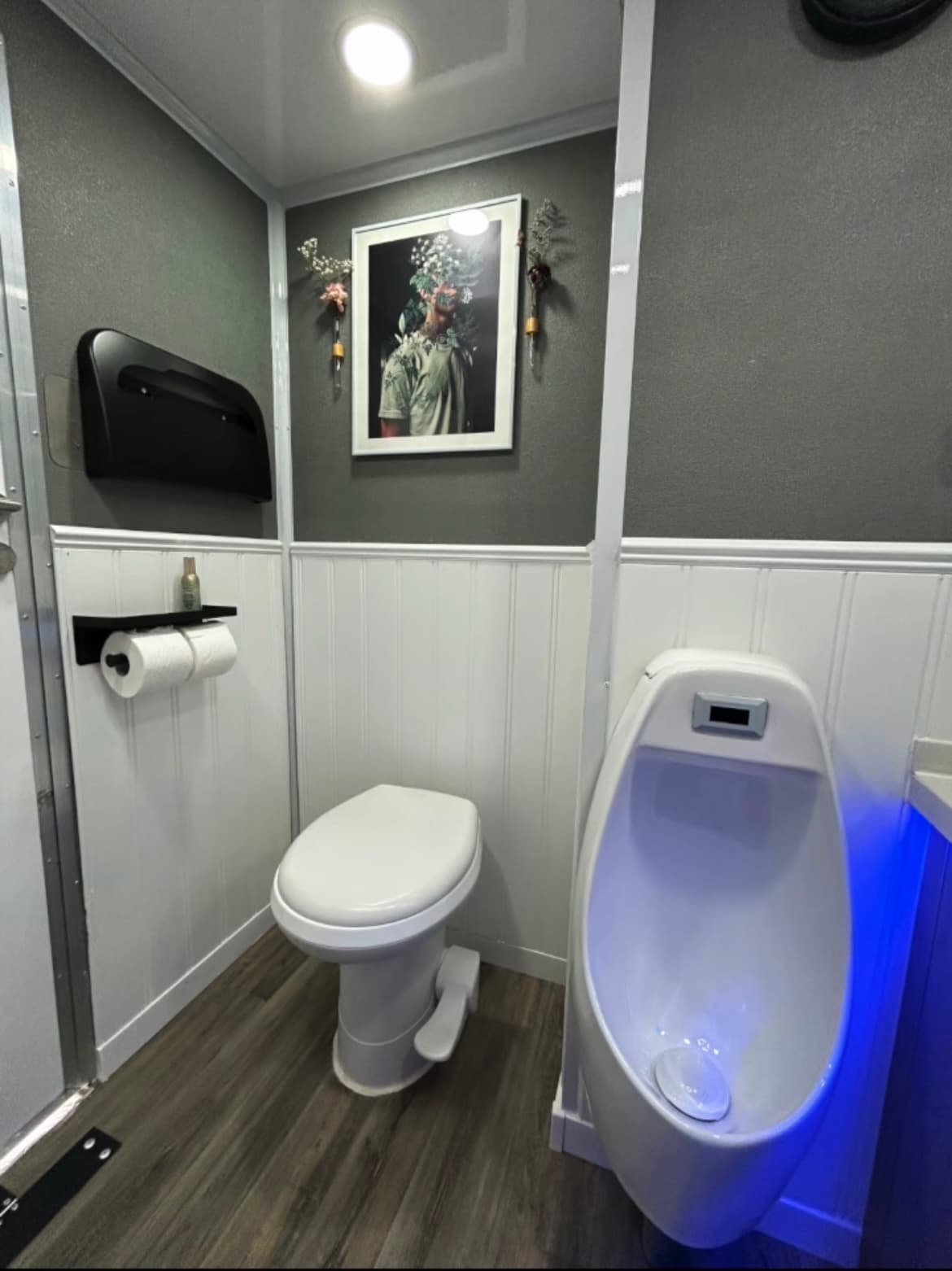 Tushy Luxury Restroom Rentals photo 4