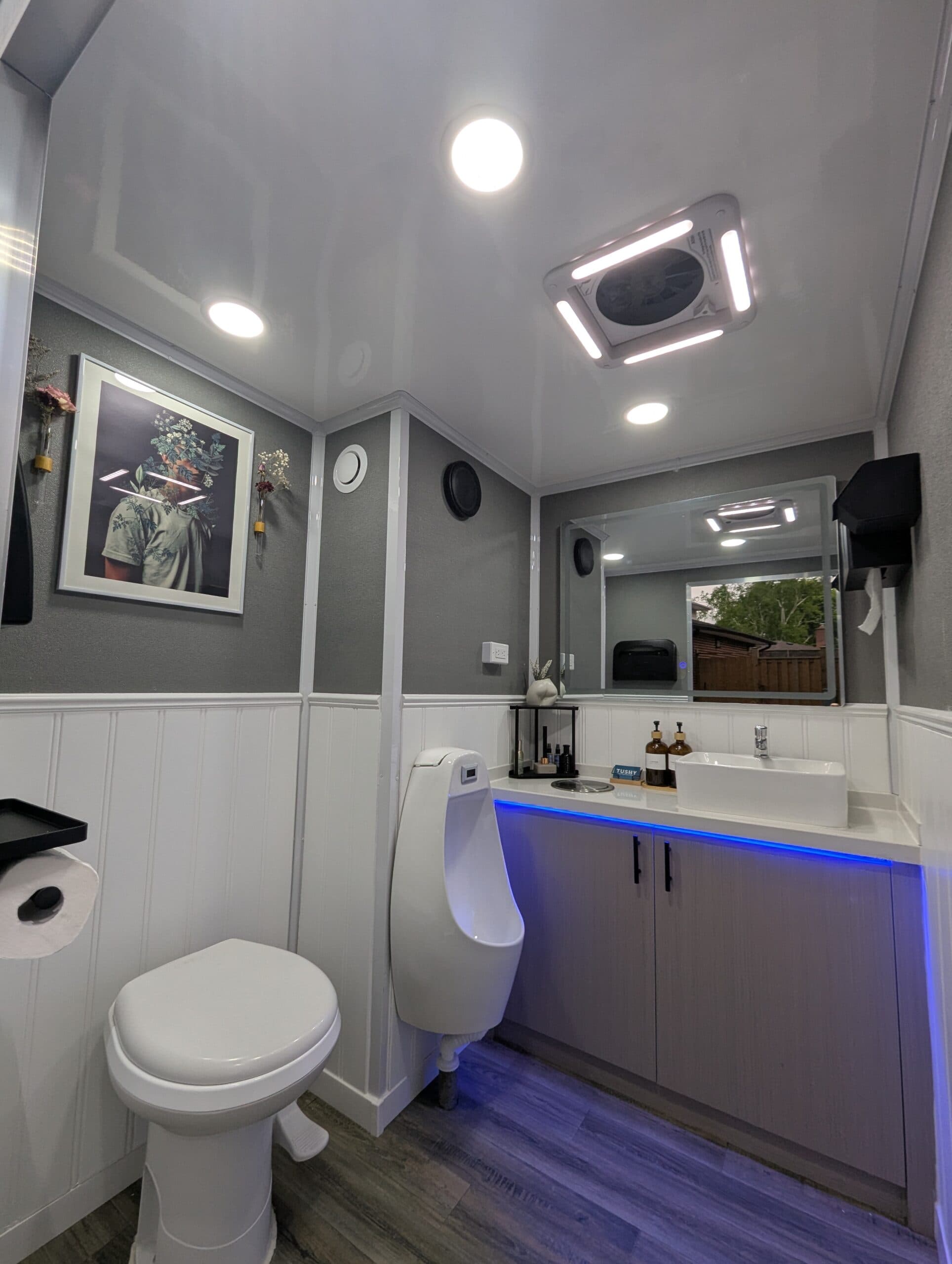 Tushy Luxury Restroom Rentals photo 6